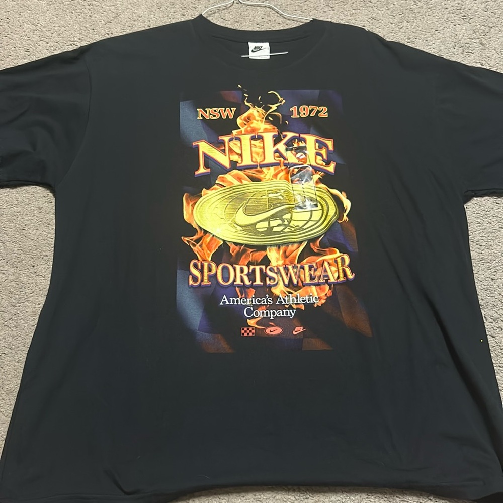 Nike Tee Men’s Large NWT